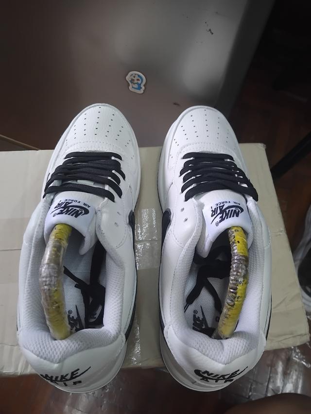 NIKE AIR FORCE 1LOW EUR 42/26สวยสภาพใหม่ไร้ตำหนิ550ค่าส่ง50 รูปที่ 3
