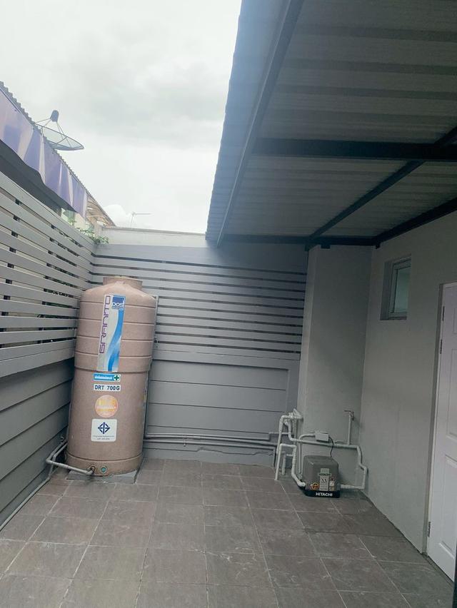 ขาย :ทาวน์เฮ้าส์ 2 ชั้น, เนื้อที่ 17.7 ตรว.  หมู่บ้านอารียา เดอะคัลเลอร์ 1 ซอย 5 แยกลาดปลาเค้า  7