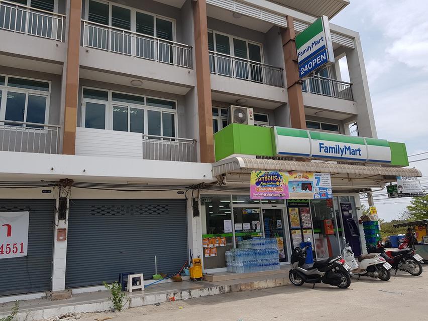 ให้เช่าตึกแถวสินสาคร ติด family mart หน้าหมู่บ้านซื่่อตรงสารินและนิคมอุตสาหกรรมสินสาคร 4