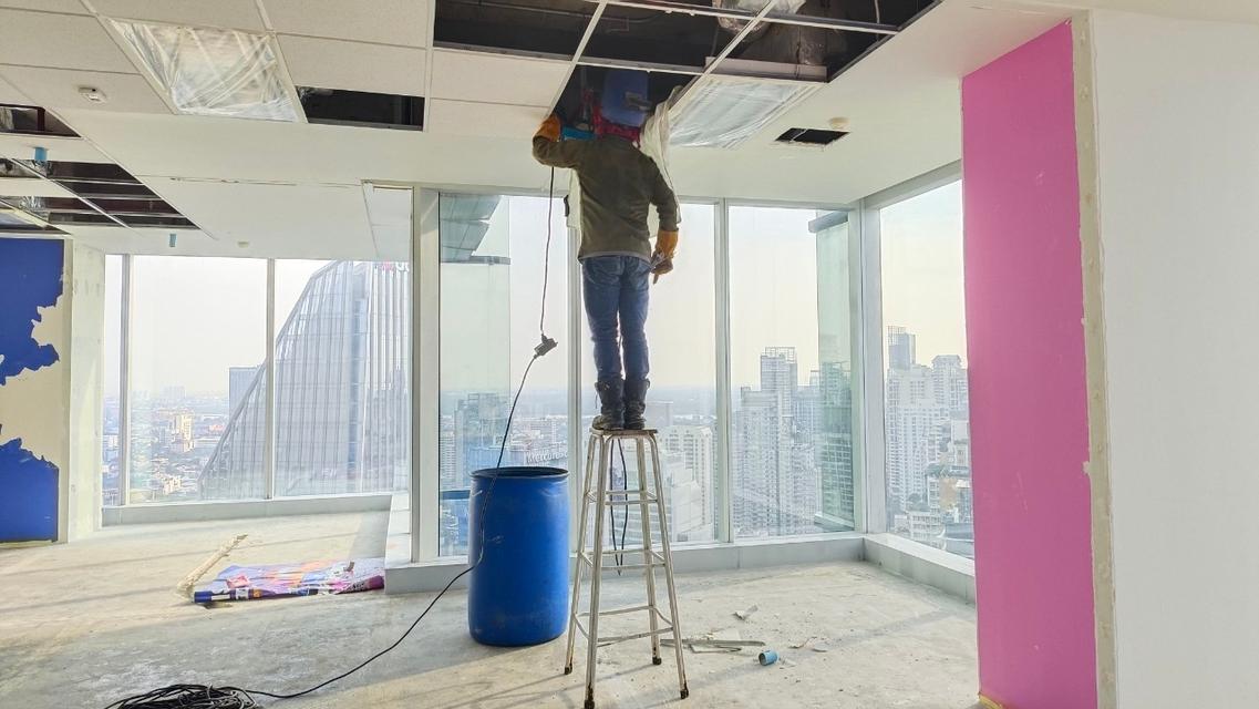 Reinstatement demolition contractor responsible for dismantling office spaces in order to return the premises to the landlord / รับรื้อถอนสำนักงาน  8