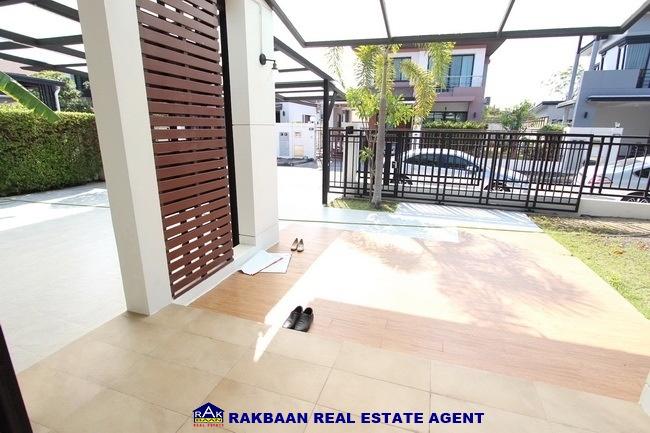 ขายบ้านเดี่ยว อควา ดิวิน่า รามคำแหง 96.2 ตร.ว. 5 ห้องนอน 3 ห้องน้ำ 1 ห้องเมท พร้อมเข้าอยู่ ใกล้ MRT สีส้ม 8