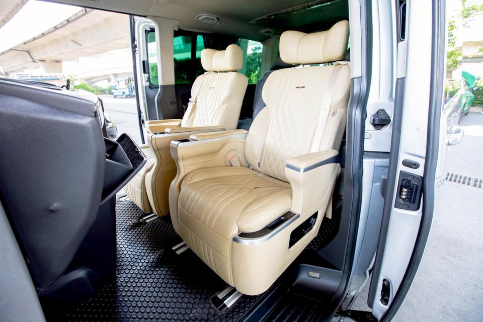 VOLKSWAGEN CARAVELLE 2.0 TDI ดีเซล 2013 สีเทา ประตูไฟฟ้า รูปที่ 11