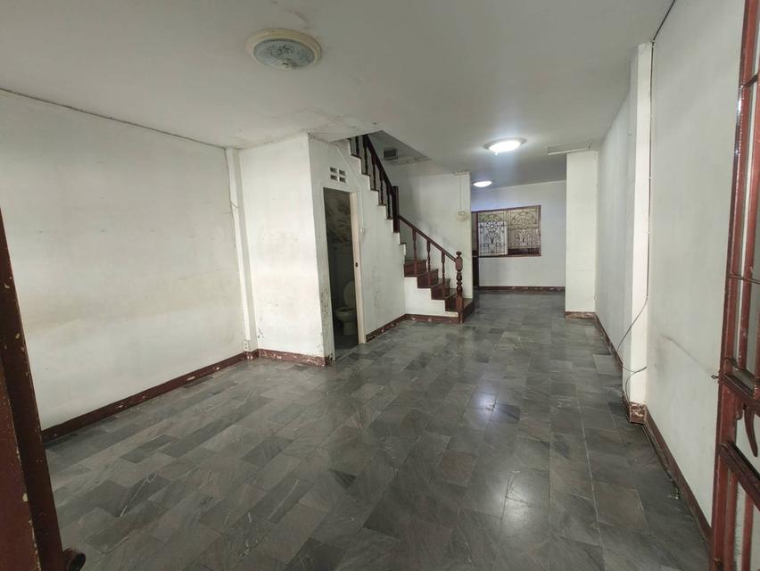 ทาวน์เฮ้าส์ หมู่บ้านเมืองทรัพย์ธานี ใกล้ซาฟารีเวิล์ด 3