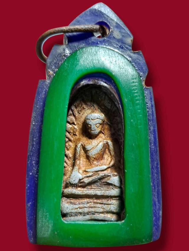 พระรอด เปิดให้บูชาจ้า