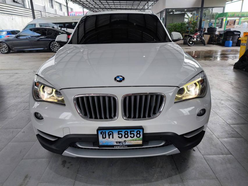 2013 BMW X1 1.8i สีขาว  2