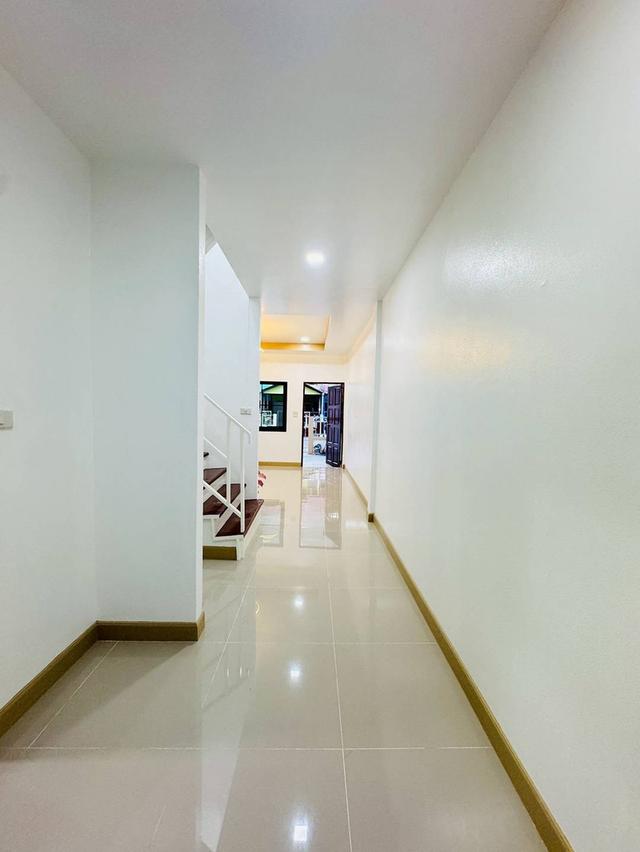 หมู่บ้านศรีเมืองทอง  9
