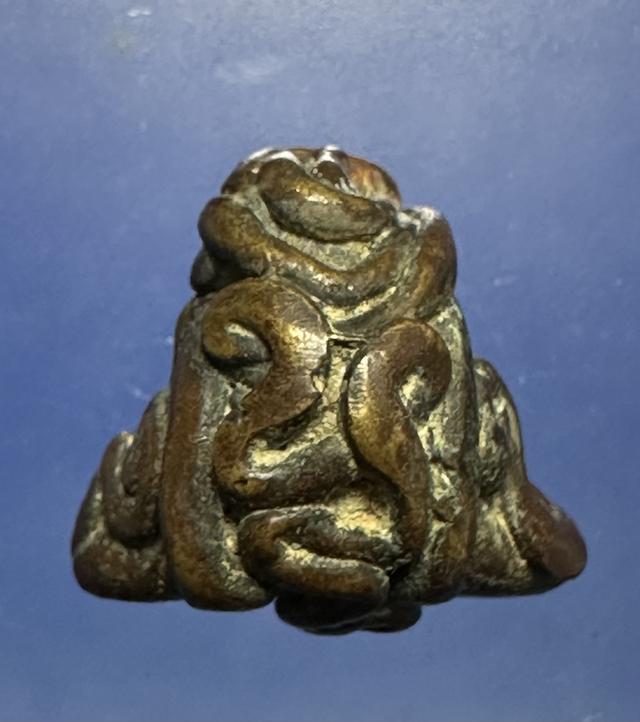 พระปิดตาเนื้อทองผสม ยันต์ยุ่ง เก่าเข้มขลัง ไม่ทราบที่ 8