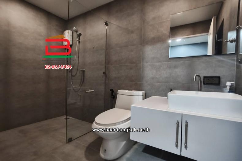 ขาย/เช่า ทาวน์โฮม เนื้อที่ 14 ตร.ว. ซอยสุขุมวิท 16 (ซอยไผ่สิงห์โต) ถนนสุขุมวิท แขวงคลองเตย เขตคลองเตย 12