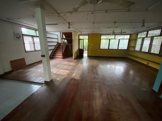 ให้เช่าบ้านเดี่ยวพร้อมที่ดิน สุขุมวิท 49 เพียง 350 เมตรจากโรงพยาบาลสมิติเวช 4