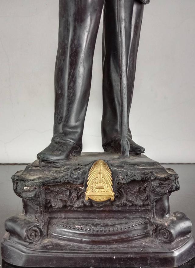 44.พระบรมรูปหล่อในหลวงรัชกาลที่ 5 พระบาทสมเด็จพระจุลจอมเกล้าเจ้าอยู่หัว รูปย่อยที่ 4