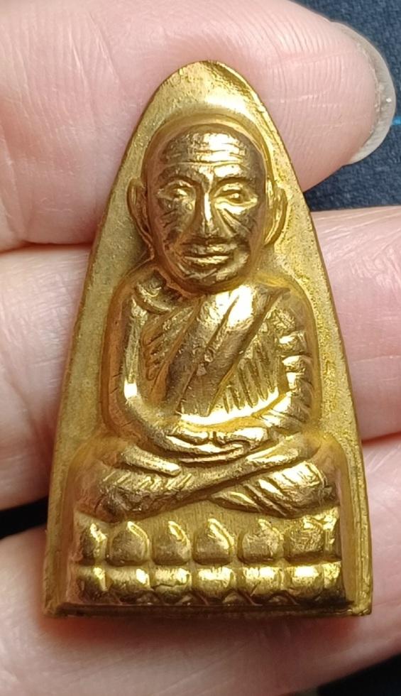 หลวงปู่ทวดเสาอากาศกะไหล่ทอง รูปที่ 1