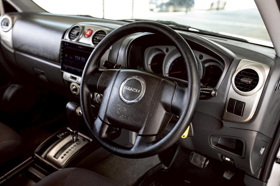 Isuzu D-Max Hi-Lander Cab4 3.0 Ddi-Teq เกียร์ออโต้ ปี 2006 สีเทา สวยสภาพดี 16