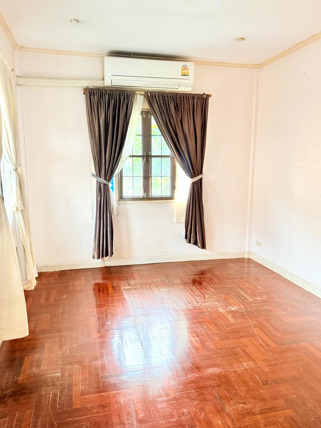 ชื่อหมู่บ้านชัยพฤกษ์รังสิต คลอง2(Land & House) ถนนฟ้าคราม  บ้านเดี่ยวเนื้อที่ 72 ตารางวาพื้นที่ใช้สอย133 ตารางเมตร 4ห้องนอน 3ห้องน้ำ 1ห้องรับแขก 14