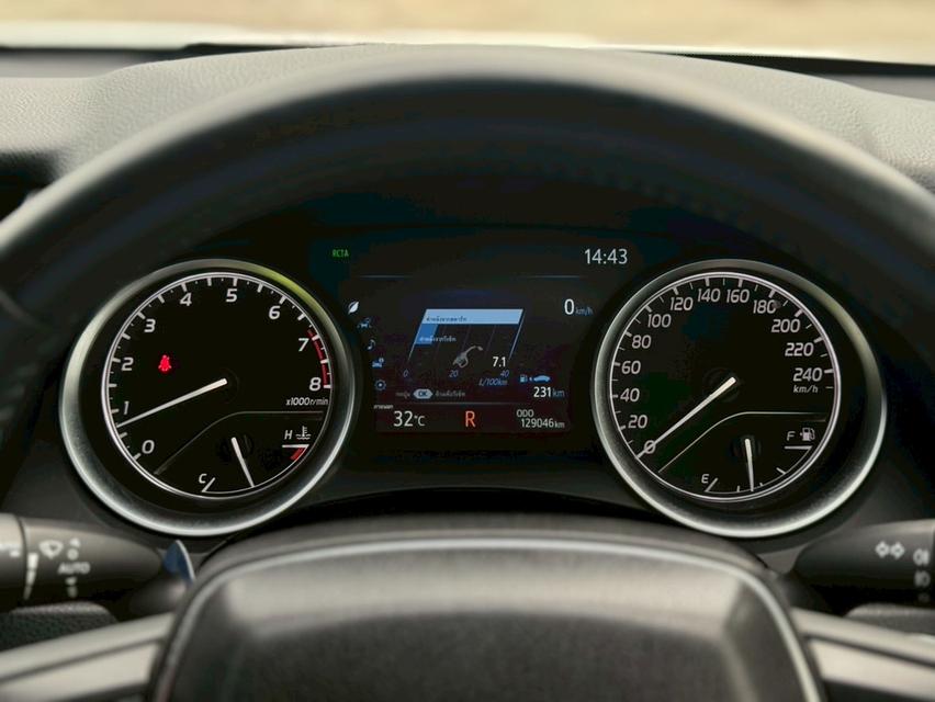 TOYOTA. CAMRY  Sedan 4dr Sport SA 8sp FWD 2.5 (MNC)  Y2022 สีขาว  ออโต้ 11