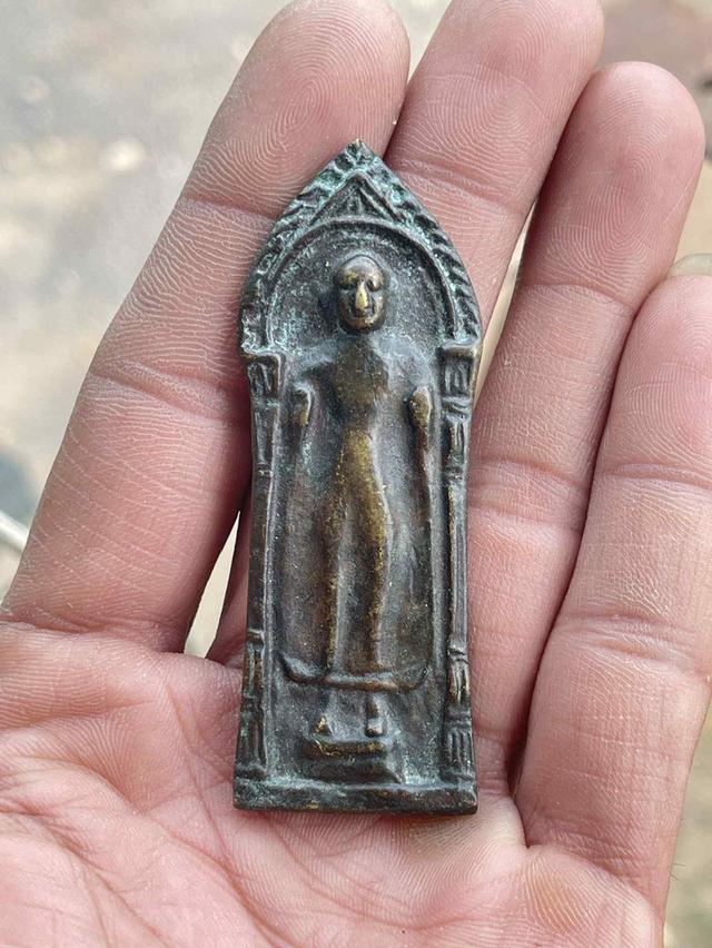 เหรียญหล่อทราวดีรุ่นเเรก วัดดงสัก หลวงปู่หมั่น เปิดไว้ 4500