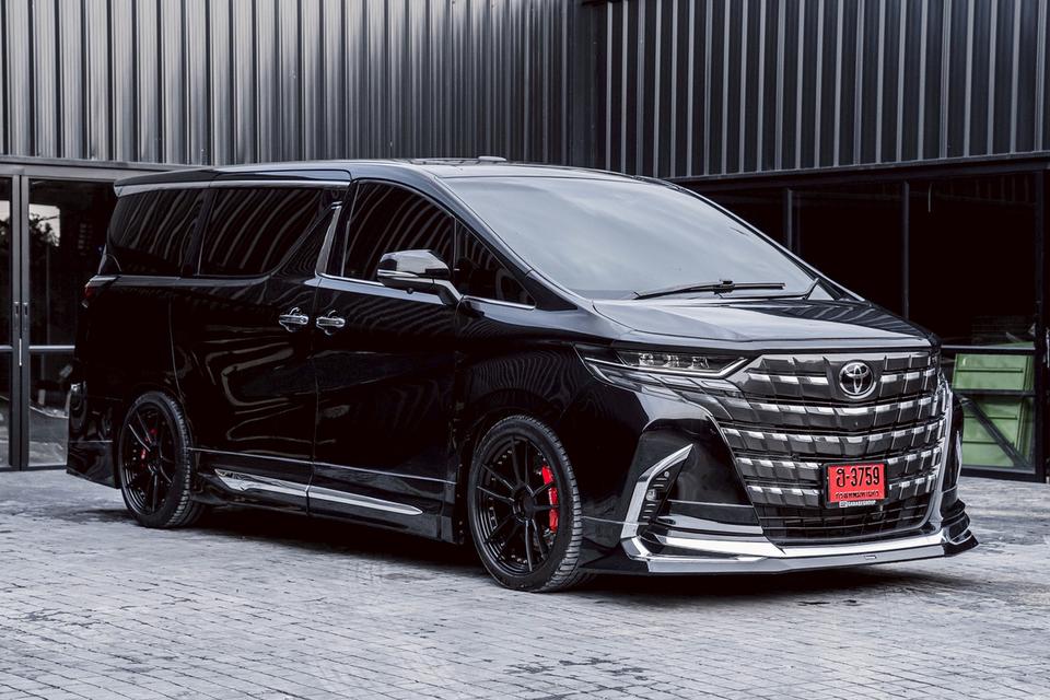 รหัสรถ 67GG5551 Toyota Alphard 30 SC ปี 2023 เป็นรถ MPV อเนกประสงค์แปลงโฉมเป็น Alphard 40