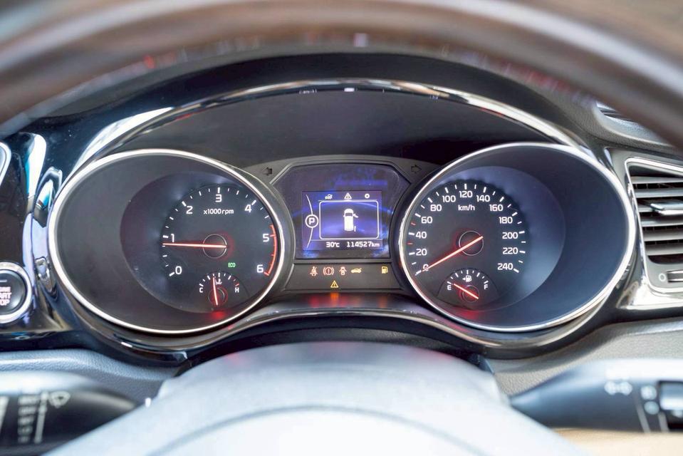 KIA GRAND CARNIVAL 2.2 EX ปี 2018 สีขาว โฉม ปี14-21 รูปที่ 15