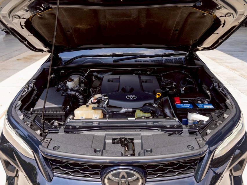 Toyota Fortuner 2.8 Legender 4WD ปีจด 2021 9