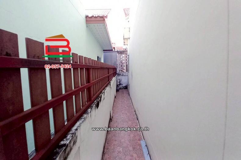 บ้านเดี่ยว เนื้อที่ 34.8 ตร.ว. หมู่บ้านนันทวัน 10 (ซอยเลียบวารี 37) ถนนเลียบวารี แขวงโคกแฝด เขตหนองจอก 7