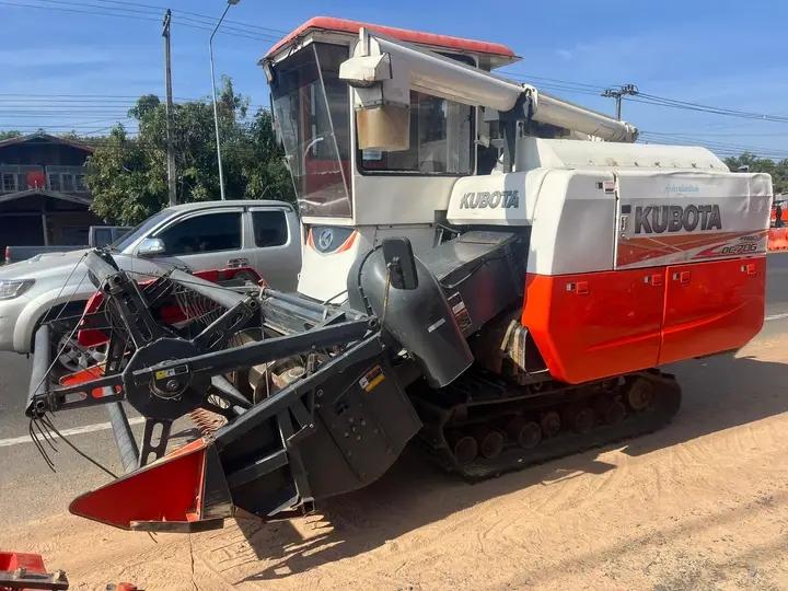 เกี่ยวข้าว KUBOTA พร้อมใช้งานสภาพดีมาก  3