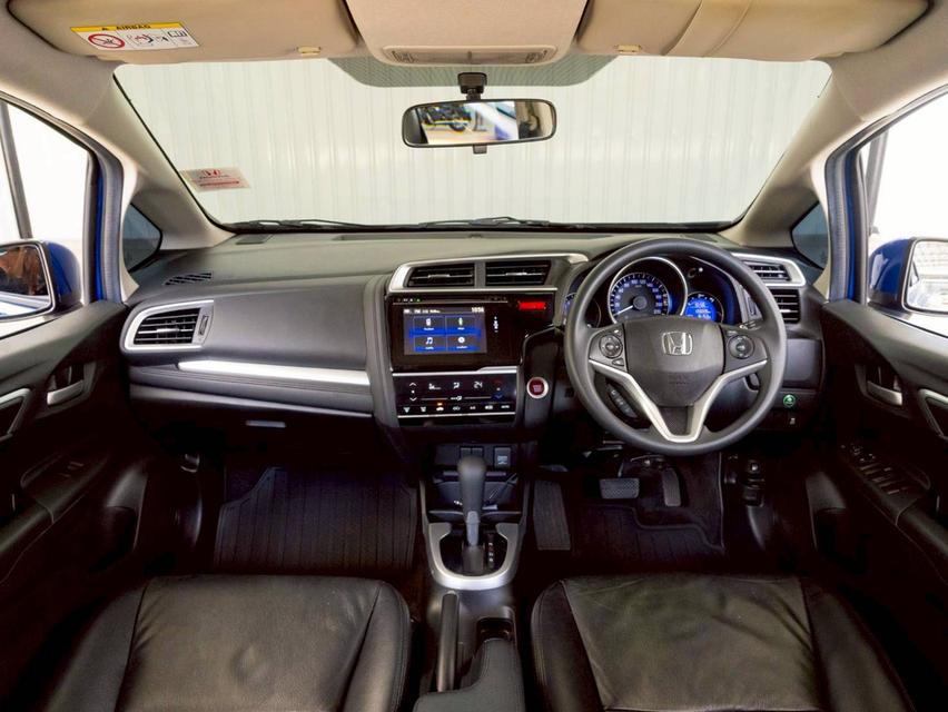 Honda Jazz 1.5SV ปี จด 2015 13