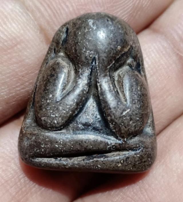 พระปิดตาพิมพ์หลังแบบหลวงพ่อแก้ววัดสุวรรณ