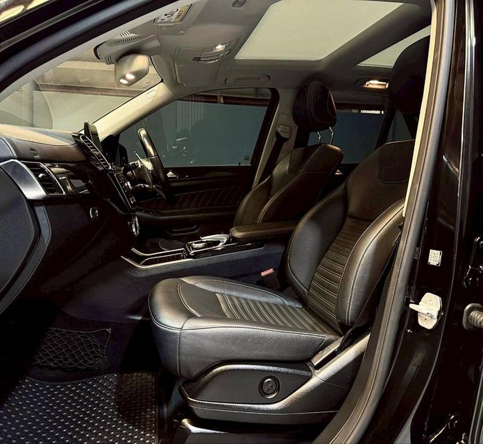 Mercedes-Benz GLC250d 4MATIC AMG Dynamic ปี 2019 รูปที่ 9