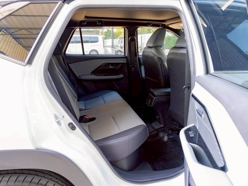 Toyota Yaris HEV Premium Luxury ปี 2024 ♨️ ประกันเครื่องเกียร์3ปี30000 km.♨️ รูปที่ 9