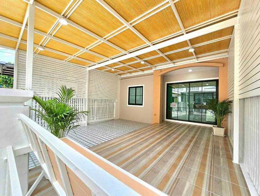 หมู่บ้านบุศรินทร์