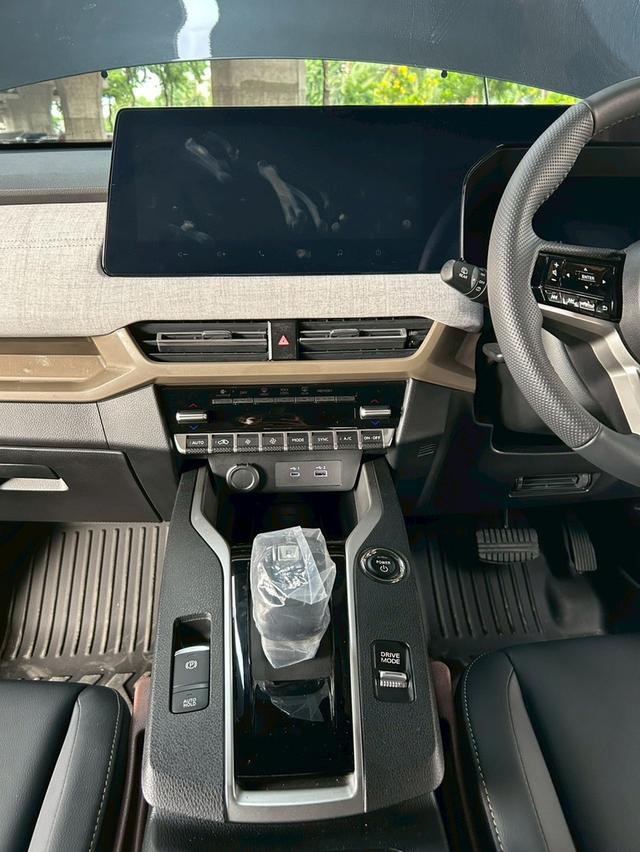 ขายด่วน! Mitsubishi XForce 1.6 HEV Ultimate X AT ปี 2025 รถสวยมือเดียว รุ่นท๊อปสุด สภาพป้ายแดง ไมล์น้อย 6 พันกิโล 12