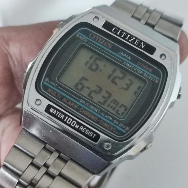 Citizen digital 1972