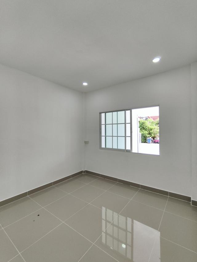 ทาวน์เฮ้าส์ 1.25 ล้าน 3 ห้องนอน 2 ห้องน้ำ กว้าง 6 เมตร รังสิตธัญบุรี หมู่บ้านจิตตภาวรรณ คลอง11 7