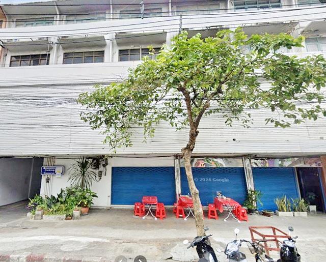 BRT วัดดอกไม้ 700 ม.ให้เช่าอาคารพาณิชย์ 4 คูหา 2 ชั้น 2 นอน 2 น้ำ 300 ตร.ม..ไทวัสดุพระราม3 600ม. โฮมโปรพระราม3 900ม. จดท 6