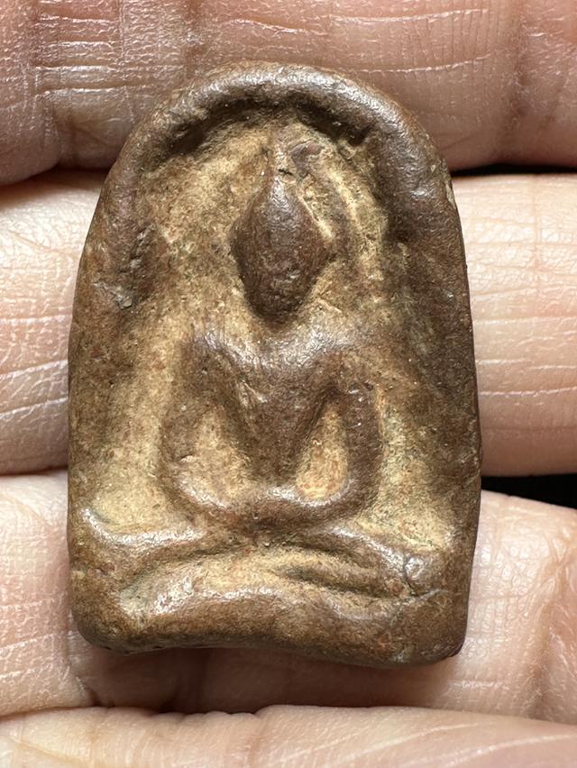 พระกำแพงซุ้มกอ พิมพ์กลาง