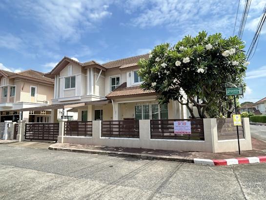 ขายบ้านเดี่ยว 2 ชั้น หลังมุม Size ใหญ่ ม.ปริญญดา ฉลองรัช 72 ตร.ว เลียบทางด่วนเอกมัย-รามอินทรา ตกแต่งสวยทั้้งหลัง ใกล้เซ็นทรัลอีสต์วิลล์ ใกล้ทางด่วน 2