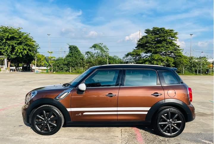 MINI COUNTRYMAN สีน้ำตาล 3