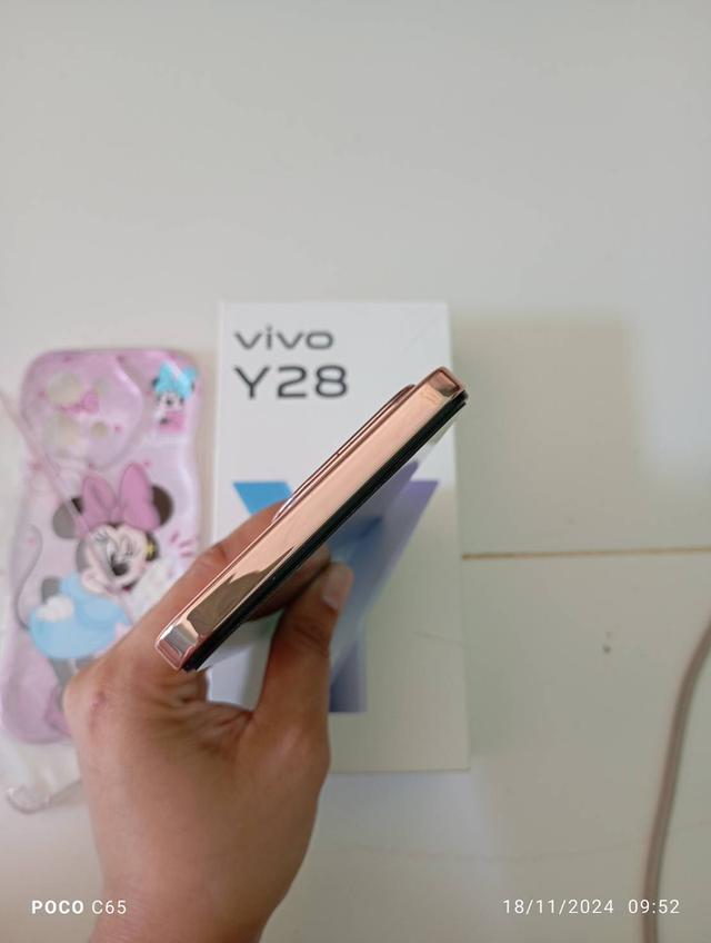 โทรศัพท์ vivo y28 8