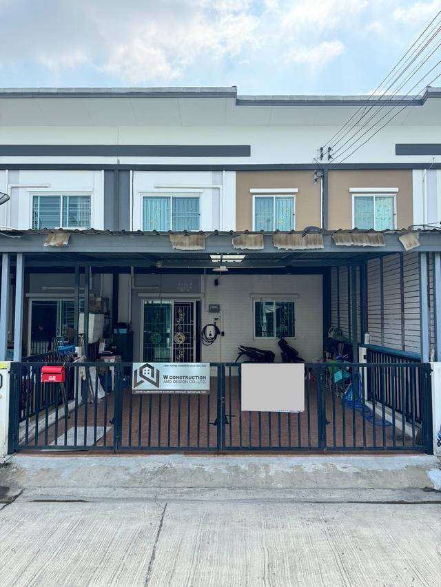 ขายทาวน์โฮมไลโอบลิสซ์ แถวนิคมลาดกระบัง 4 ห้องนอน 3 ห้องน้ำ 2 จอดรถ