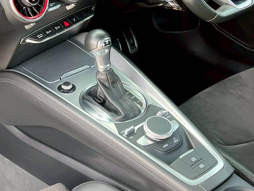 Audi TT Coupe 45 TFSI Quattro S-Line (MK3) ปี 2017 16