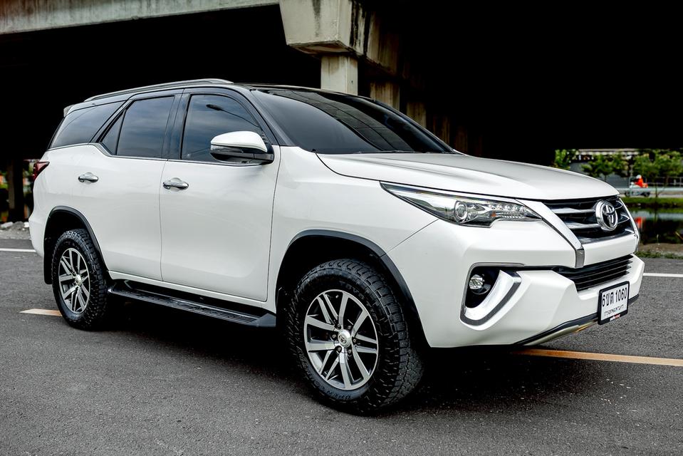 Toyota Fortuner 2.4V ปี18 4