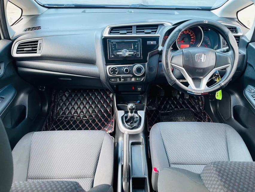 HONDA JAZZ 1.5S i-VTEC MT ปี2019 สีขาว  4