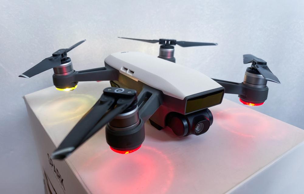 ขายโดรน DJI Spark Fly More Combo มือสอง สภาพดี พร้อมอุปกรณ์ครบ โดรนรุ่นนี้เหมาะสำหรับผู้เริ่มต้นหรือผู้ที่ต้องการอัปเกรดจากรุ่นเก่า   3