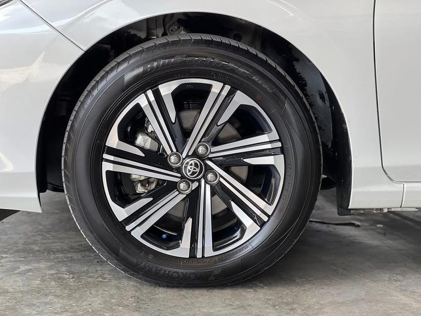 Toyota Yaris 1.2Premium ปี23 19