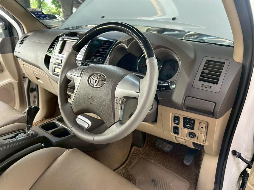 ขายรถ Toyota Fortuner 2.7V ปี 2012 สีขาว เกียร์ออโต้ 16