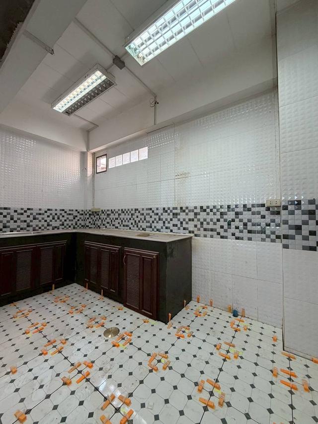 หมู่บ้านเปี่ยมสุข... 13