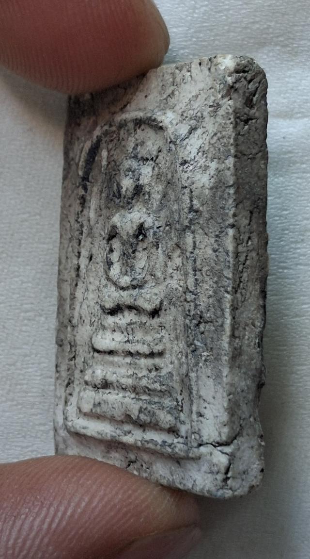 พระสมเด็จพิมพ์ฐานแซมกรุเก่า 4