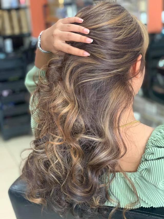 PRAIPHOM SALON (ร้านปรายผม ซาลอน) ร้านทำผมชุมพร ออกเเบบทรงผมชายหญิง ทำสีผม ไฮไลท์ บารายาจ ยืดผม ดัดลอน ดัดวอลลุ่ม แก้ผมพัง ซ่อมผมเสีย บำรุงผม ใกล้ฉัน 14