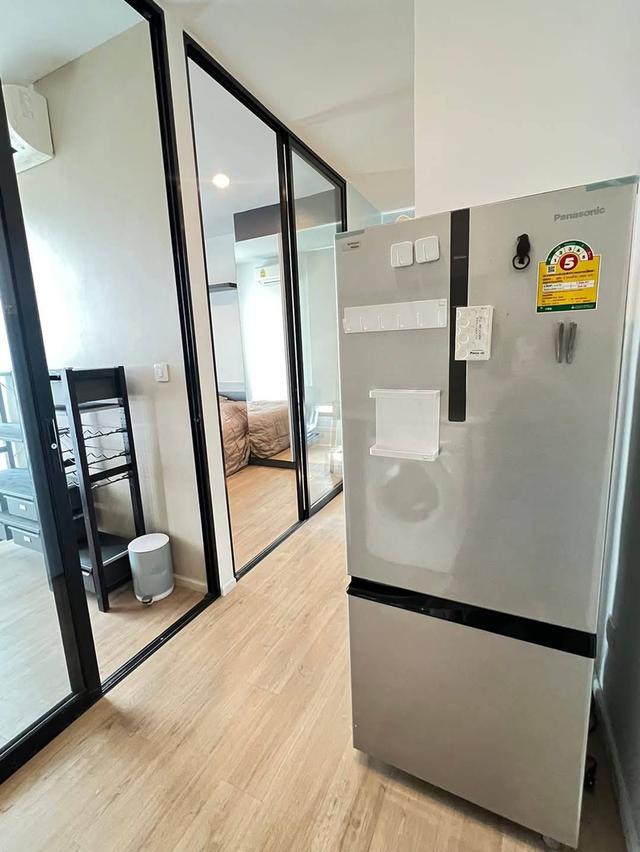 Notting Hill Condo Sriracha 7