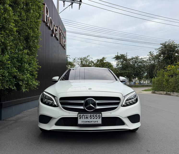 Benz C220d AV Facelift ปี2020  สีขาว