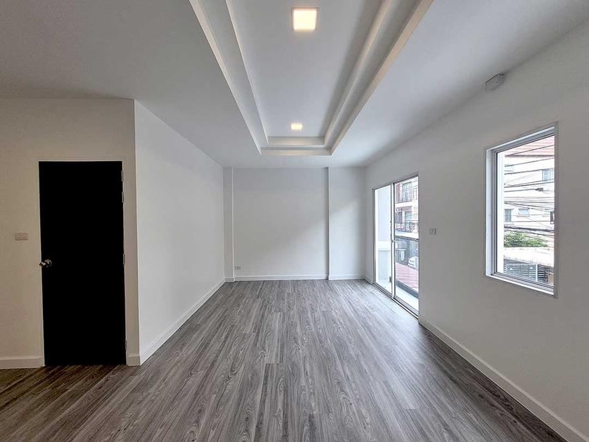 ขาย ทาวน์โฮม หมู่บ้าน เดอะทาวน์ พระราม 5 - นครอินทร์ 17